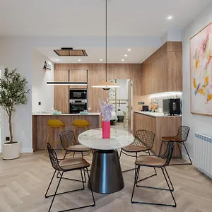 Premium With Parking By Aston Apartamento